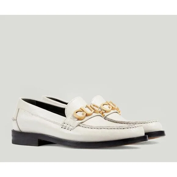 GUCCI ホワイト ローファー Gucci-Logo-Plaque-Loafer-White